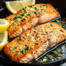 Garlic Butter Salmon – Easy, Juicy, and Ready in 20 Minutes